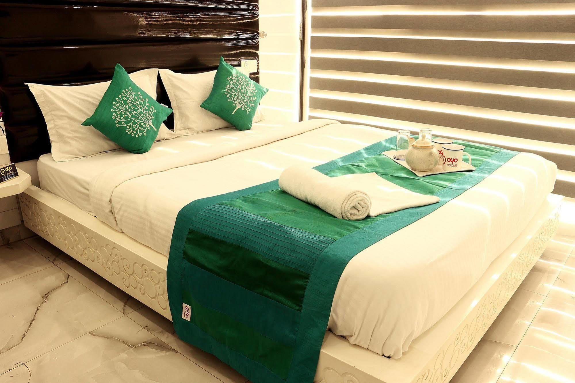 Hiland Inn Calcutta (Kolkata) Esterno foto